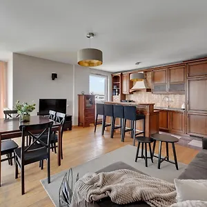 Floor Z Widokiem Na Morze By Downtown Apartament